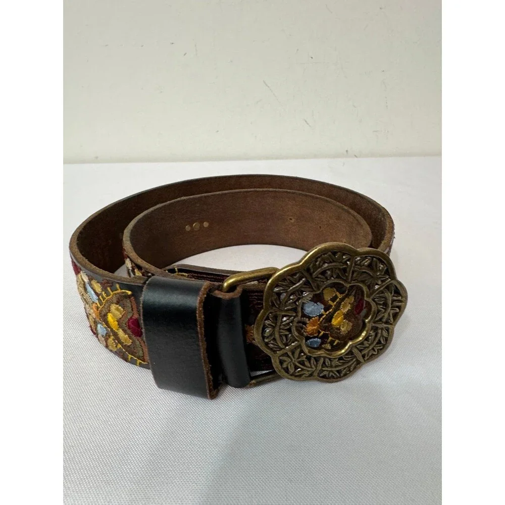 LUCKY BRAND EMBROIDERED LEATHER BELT medium nwot
